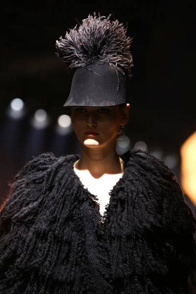 Look 1